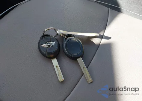 2005 Mini Cooper S from USA, damaged, VIN WMWRE33495TD97402